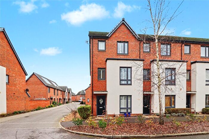 3 Bedroom End Of Terrace House For Sale In Liquorice Lane, Woking, Surrey, GU22