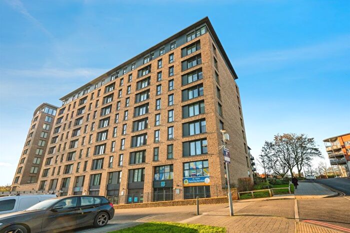 2 Bedroom Flat For Sale In Lexington Gardens, Birmingham, B15
