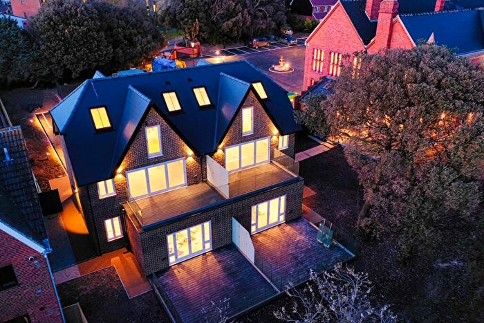 4 Bedroom Semi-Detached House For Sale In Courtstairs Manor, Ramsgate, CT11