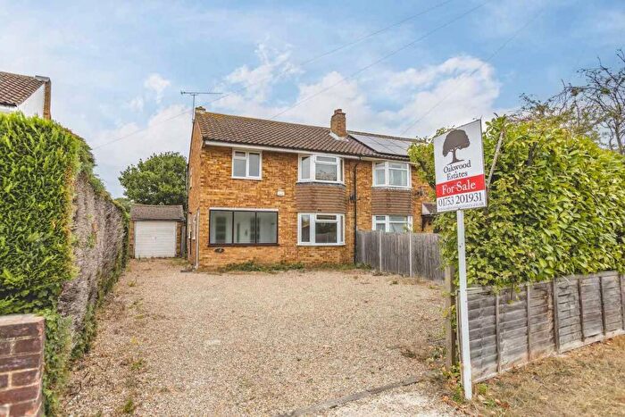 3 Bedroom Semi-Detached House For Sale In Pinewood Green, Iver Heath, SL0