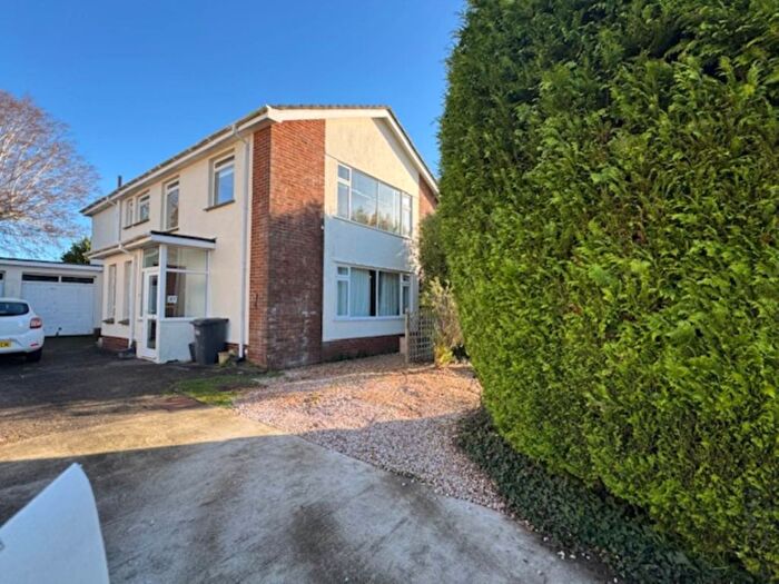 2 Bedroom Flat To Rent In Broadpark Road, Torquay, TQ2