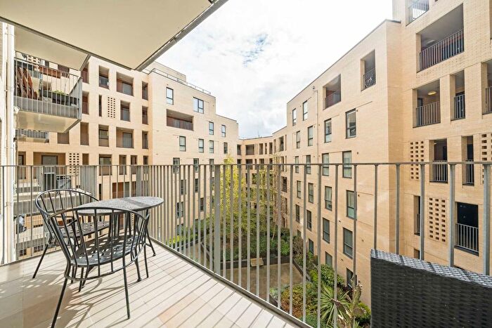2 Bedroom Flat For Sale In Freda Street, Bermondsey, SE16