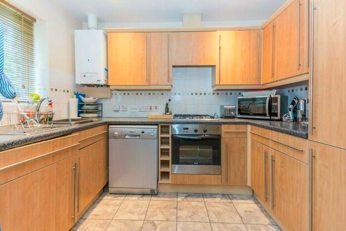 2 Bedroom Flat To Rent In Cross Farm Road, Birmingham, B17