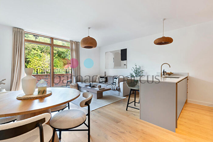 3 Bedroom Apartment To Rent In Croham Valley Road, South Croydon, CR2