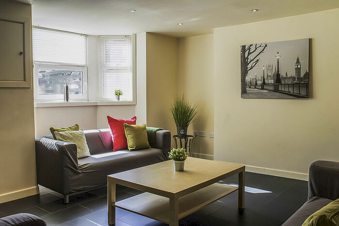 7 Bedroom Terraced House To Rent In Brudenell Mount, Hyde Park, Leeds, LS6