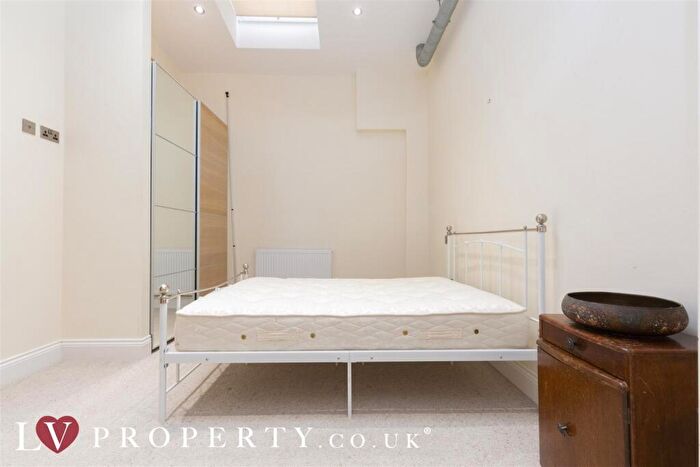 2 Bedroom Apartment To Rent In James Street, Jewellery Quarter, Birmingham, West Midlands, B3