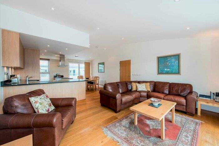 3 Bedroom Apartment To Rent In Bromyard Avenue, Acton, W3