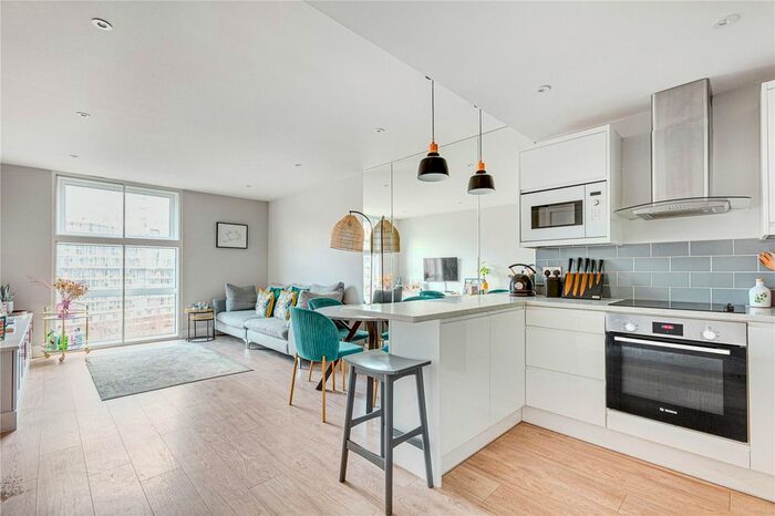 2 Bedroom Flat For Sale In Warwick Building, Queenstown Road, SW11