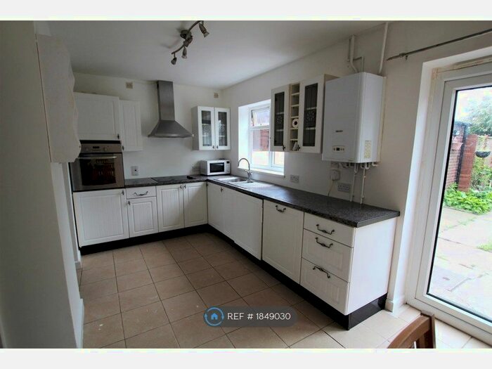 3 Bedroom Terraced House To Rent In Orchard Road, Swanscombe, DA10