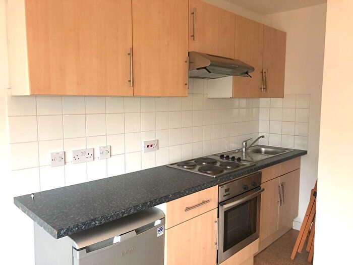 1 Bedroom Flat To Rent In Selborne Gardens, London, NW4