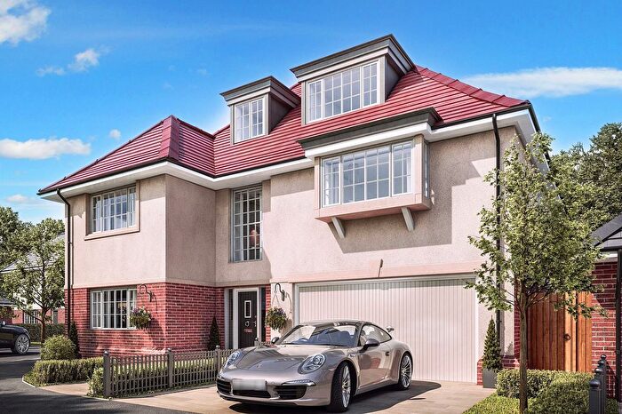 5 Bedroom Detached House For Sale In Lavender Gardens, Worsley, M28