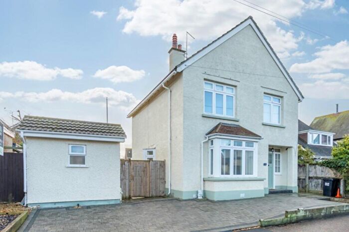 3 Bedroom Detached House For Sale In Bassett Road, Bognor Regis, PO21