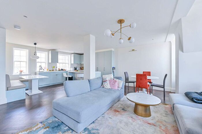 2 Bedroom Flat To Rent In Baker Street, Regent's Park, London, NW1