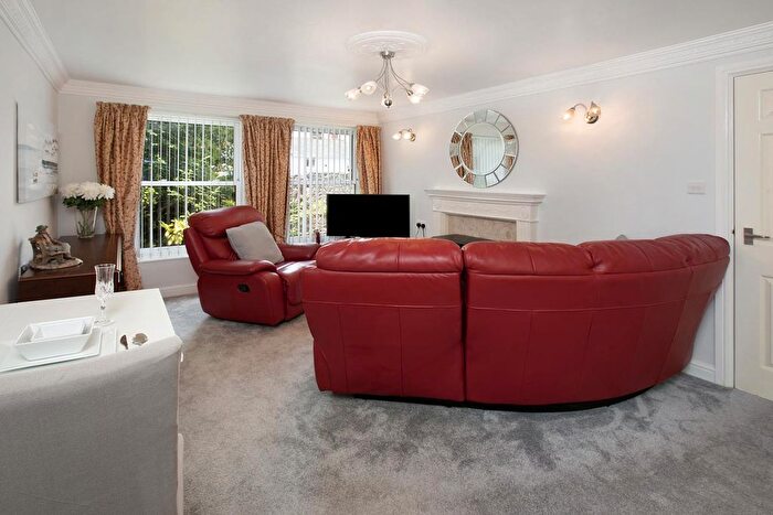 1 Bedroom Flat For Sale In Marine Parade, Shaldon, Teignmouth, TQ14