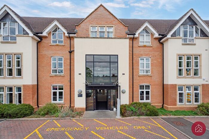 2 Bedroom Flat For Sale In The Moors, Kidlington, OX5