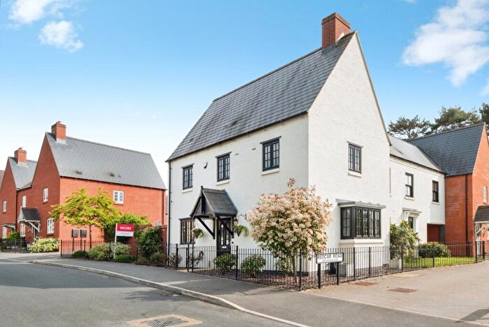 3 Bedroom Semi Detached House For Sale In Redcar Road, Towcester, Northamptonshire, NN12