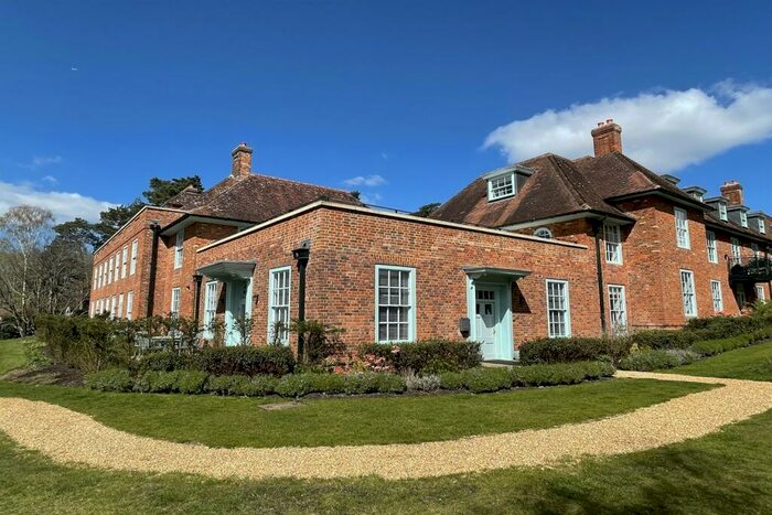 2 Bedroom Flat To Rent In The Nurses House, Adams Walk, Midhurst, GU29