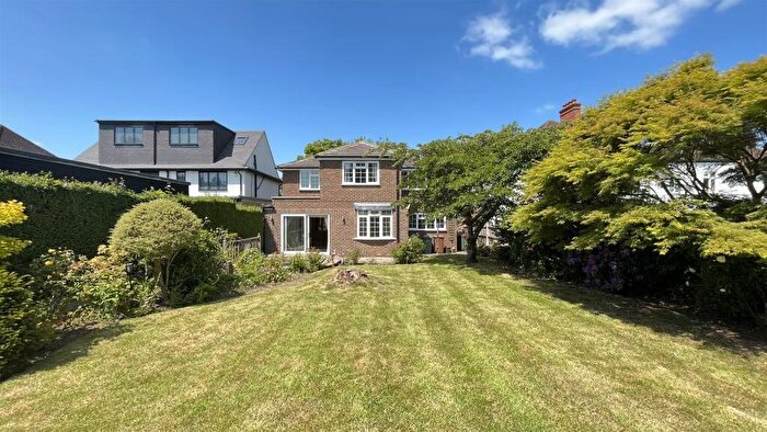 4 Bedroom Detached House To Rent In High View, Cheam, SM2