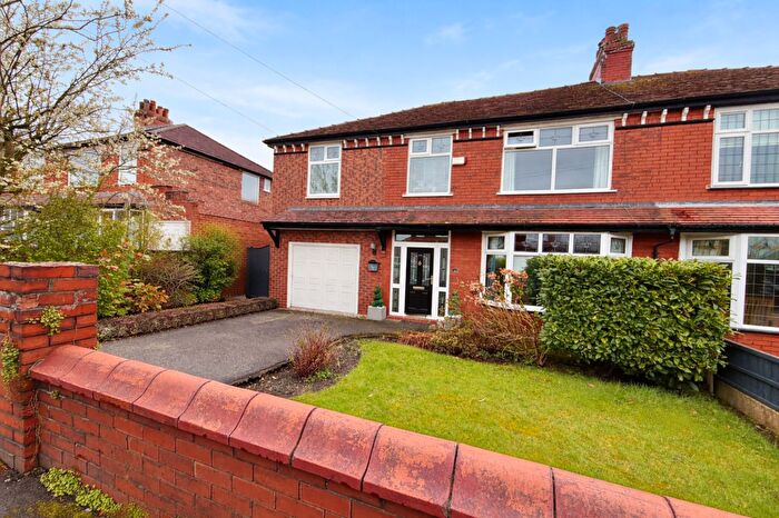 4 Bedroom Semi Detached House For Sale In Gloucester Road, Hyde, SK14