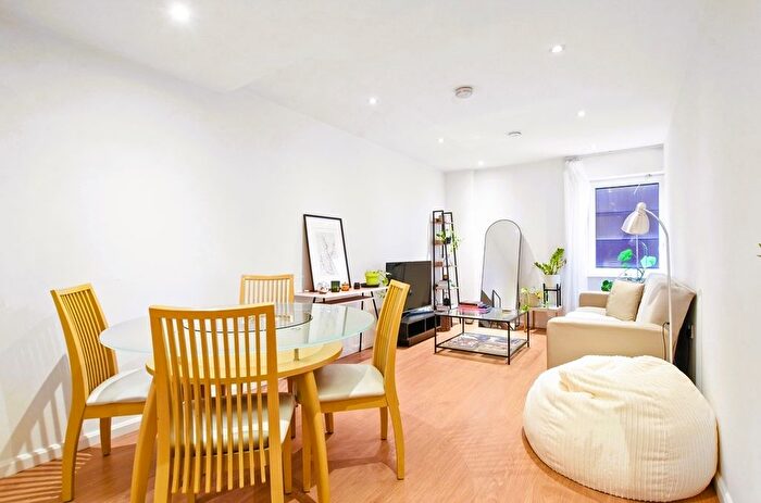 2 Bedroom Flat For Sale In The Saddler Building, Wharf Road, London, N1