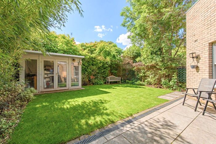 3 Bedroom Flat For Sale In Belsize Avenue, Hampstead, London, NW3