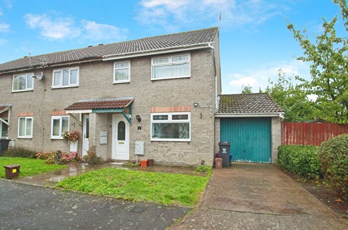 3 Bedroom Semi-detached House For Sale In Horwood Close, Cardiff, CF24