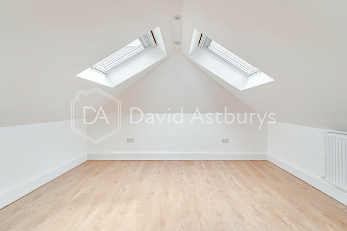 1 Bedroom Apartment To Rent In Bounds Green Road, Bounds Green, London, N11