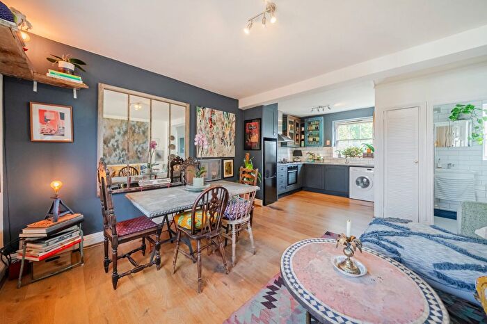 2 Bedroom Flat For Sale In William Bonney Estate, Clapham, London, SW4