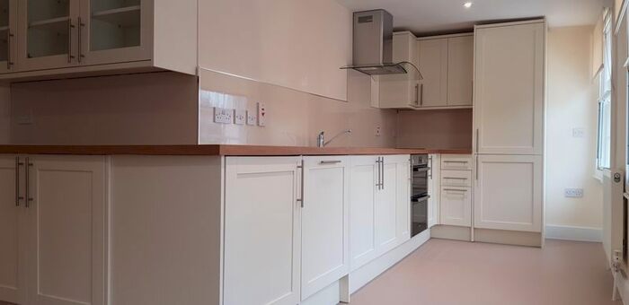 2 Bedroom Flat To Rent In High Street, Rochester, ME1