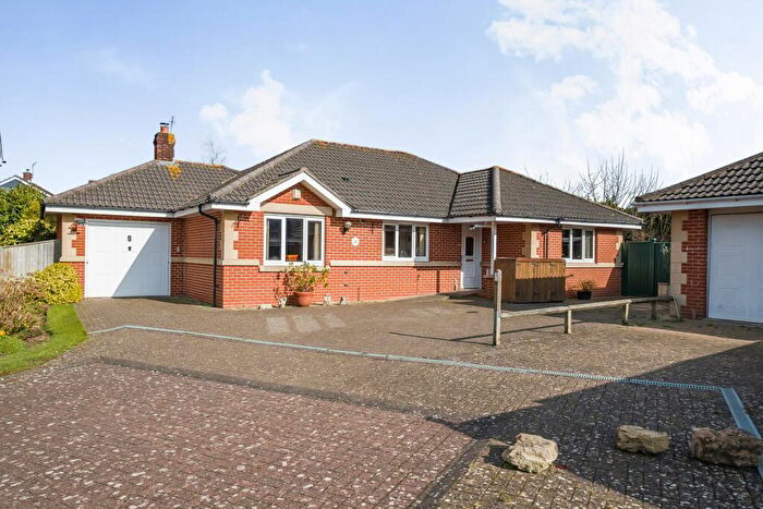 3 Bedroom Bungalow For Sale In Beatrice Way, Trowbridge, BA14