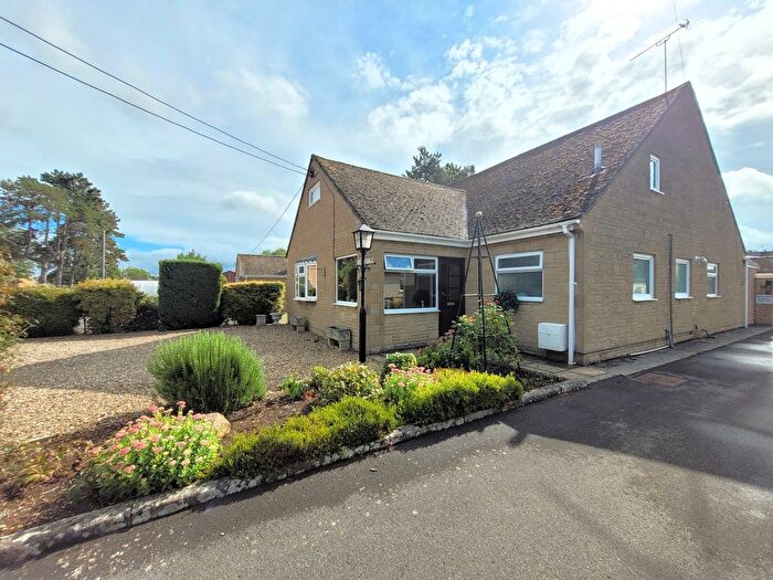 4 Bedroom Detached House For Sale In Arkell Avenue, Carterton, Oxfordshire, OX18