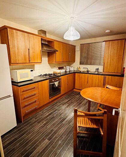 2 Bedroom Flat To Rent In Mill Street, Kirkcaldy, Fife, KY1