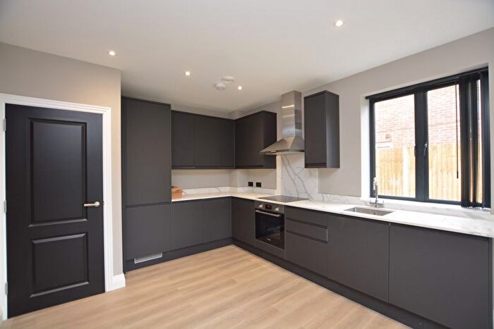 2 Bedroom Flat To Rent In Wood Lane, Isleworth, TW7