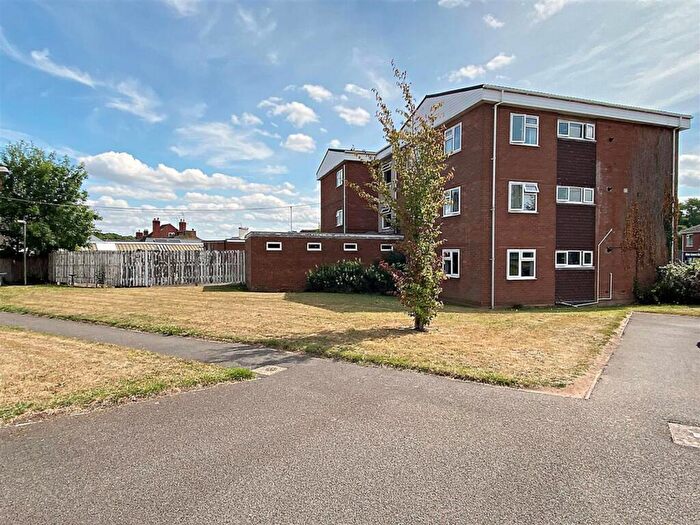 2 Bedroom Flat To Rent In Albion Street, Kenilworth, CV8