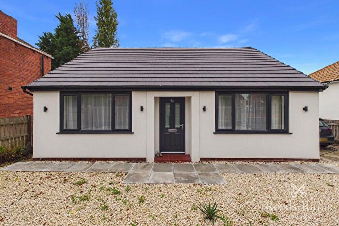 2 Bedroom Bungalow To Rent In Pinfold Lane, Mickletown Methley, Leeds, West Yorkshire, LS26