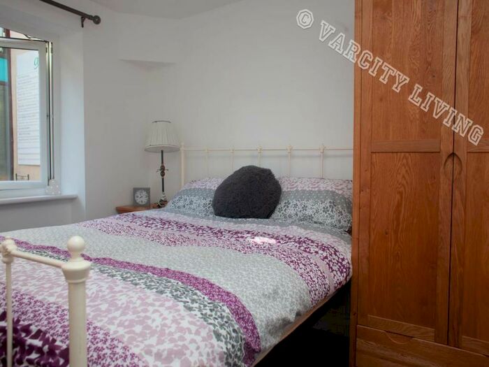 4 Bedroom House To Rent In Glanrafon Road, Bangor, Gwynedd, LL57