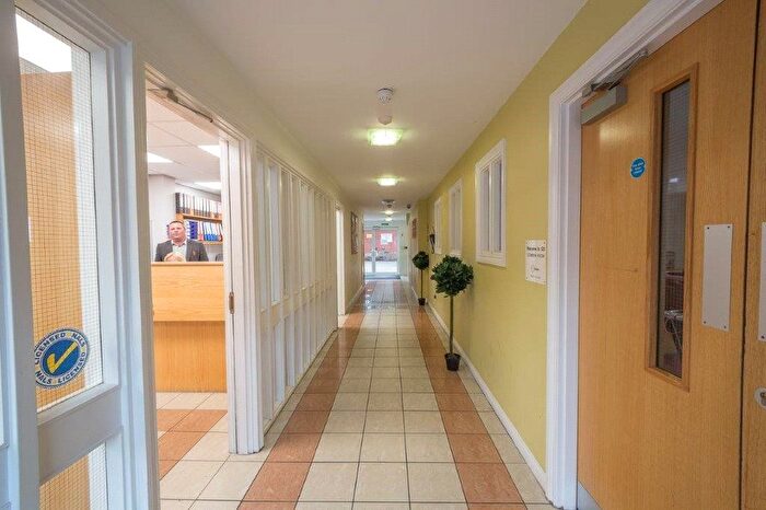 1 Bedroom Flat For Sale In Hyde Grove, Manchester, Greater Manchester, M13