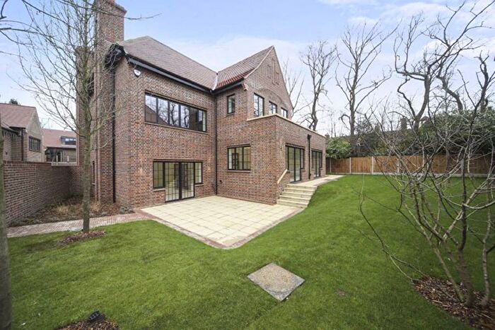 5 Bedroom Detached House To Rent In Chandos Way, London, NW11