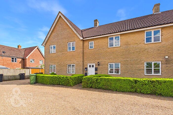 2 Bedroom Flat For Sale In Bromedale Avenue, Mulbarton, Norwich, NR14