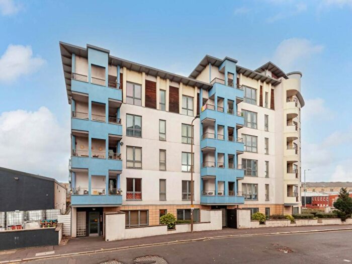 2 Bedroom Flat To Rent In Coburg Street, Leith, Edinburgh, EH6