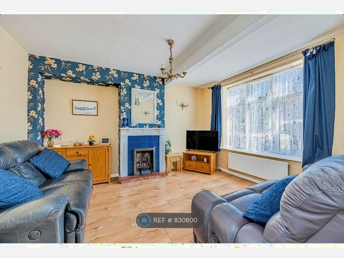 3 Bedroom Terraced House To Rent In Burnham Road, Morden, SM4