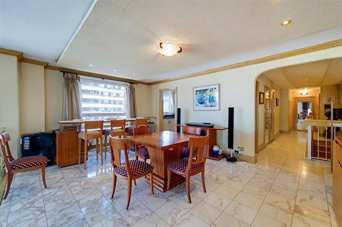 4 Bedroom Flat For Sale In The Water Gardens, London, W2