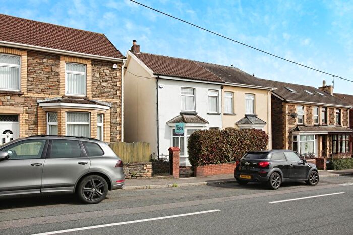 4 Bedroom Semi-Detached House For Sale In Tregwilym Road, Newport, NP10