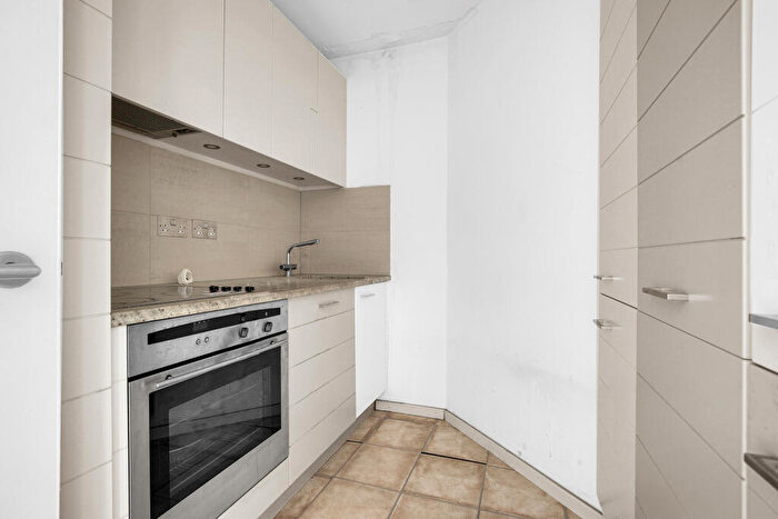 1 Bedroom Flat For Sale In Hutchings Street, E14