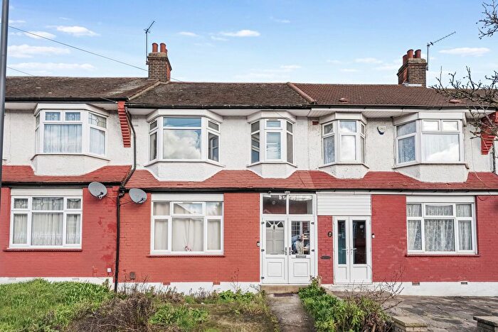 3 Bedroom Terraced House For Sale In Ecclesbourne Gardens, London, N13