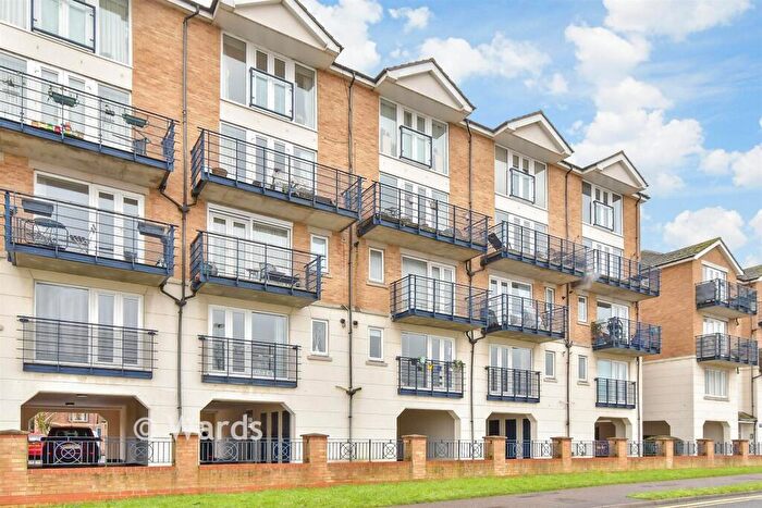 1 Bedroom Apartment For Sale In Fennel Close, Rochester, Kent, ME1