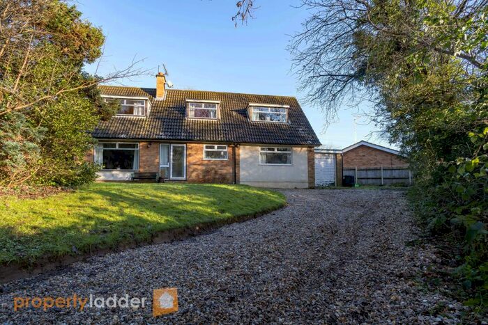 3 Bedroom Detached House For Sale In Lion Road, NR10