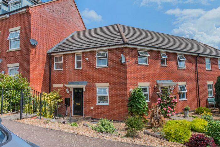 2 Bedroom Maisonette To Rent In Presland Way, Irthlingborough, Wellingborough, NN9