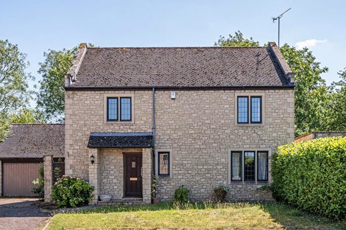 4 Bedroom Detached House For Sale In Shipton-Under-Wychwood, Oxfordshire, OX7