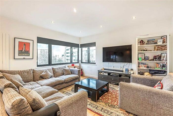 4 Bedroom Flat For Sale In Damien Street, Whitechapel, E1